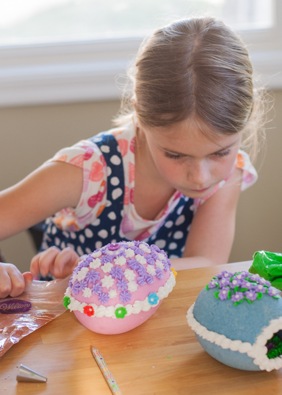 DIY Peek-A-Boo Eggs | Flour Arrangements