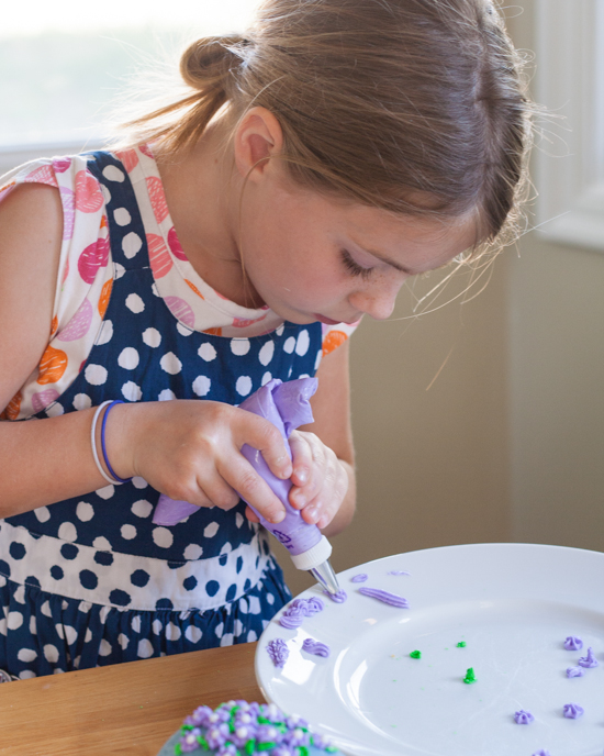 DIY Peek-A-Boo Eggs | Flour Arrangements