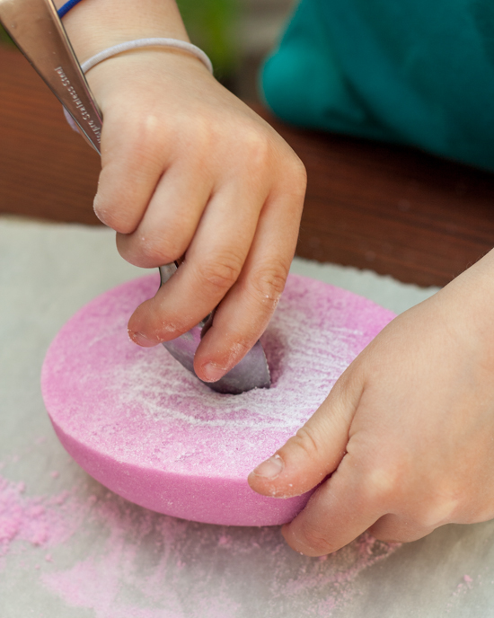 DIY Peek-A-Boo Eggs | Flour Arrangements