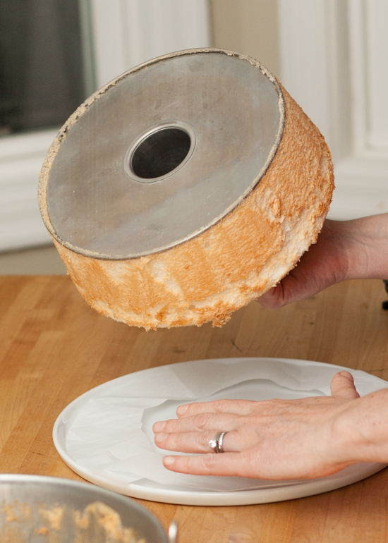 Learn how to keep your serving plate clean while frosting a cake. This simple trick uses items you already have on hand in your kitchen. From Flour Arrangements.