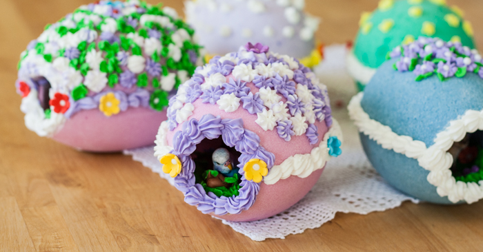 DIY Peek-A-Boo Eggs | Flour Arrangements