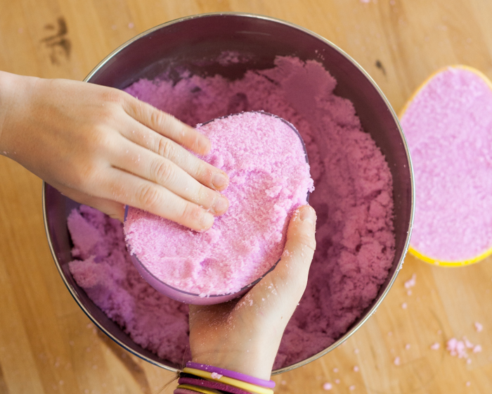 DIY Peek-A-Boo Eggs | Flour Arrangements