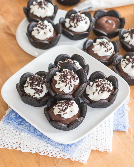 Mini Chocolate Cream Pie Recipe | Flour Arrangements