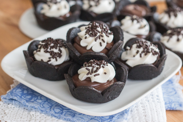 Mini Chocolate Cream Pie Recipe | Flour Arrangements