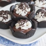 Mini Chocolate Cream Pie Recipe | Flour Arrangements