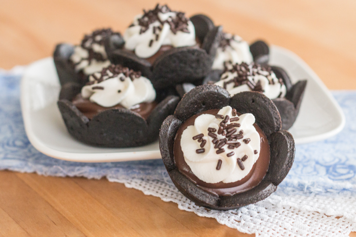 Mini Chocolate Cream Pie Recipe | Flour Arrangements