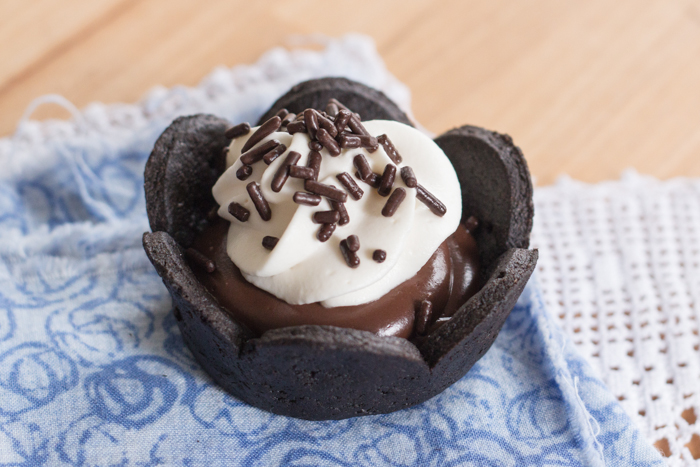 Mini Chocolate Cream Pie Recipe | Flour Arrangements