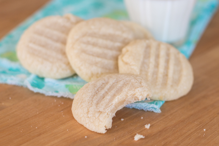 The taste of sweet vanilla -- which so often features only as a background flavor -- shines in these Simple Vanilla Cookies. Not only are they quick and easy to make, they can be prepared with minimal mess.