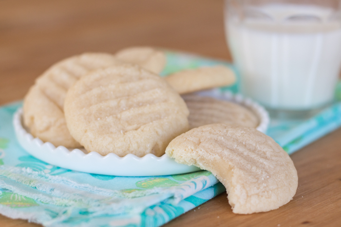 The taste of sweet vanilla -- which so often features only as a background flavor -- shines in these Simple Vanilla Cookies. Not only are they quick and easy to make, they can be prepared with minimal mess.