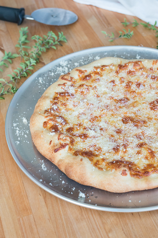 With a small bowl of marinara sauce for dipping, these cheesy, garlicky pizza chips make a fun party appetizer. A perfect recipe for Super Bowl Sunday!