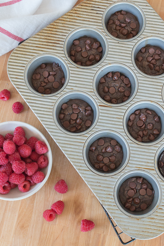 Short and petite, these Muffin Tin Chocolate Brownies deliver a rich chocolate punch with a sweet burst of raspberry frosting. With an elegant swirl of buttercream, they’re perfect celebration treats for smaller appetites.