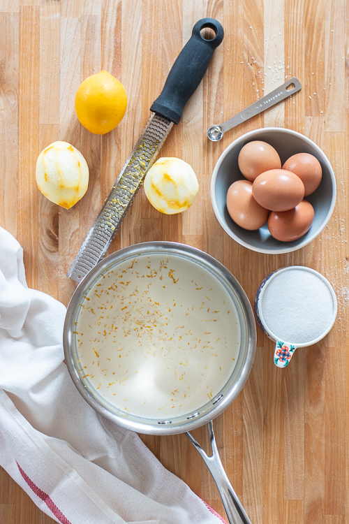 Meyer Lemon Crème Brûlée With its thin, crisp layer of caramelized sugar and a rich, luscious lemon custard, this Meyer Lemon Crème Brûlée is surprisingly simple to make.