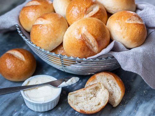 Baking cheap bread rolls