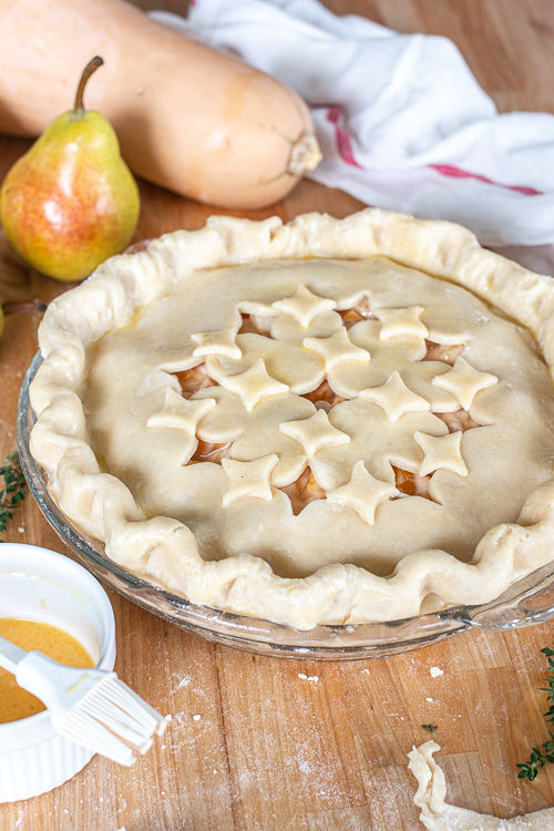 With a flavorful vegetable filling wrapped up in Gruyere pastry dough, this Butternut Squash Pot Pie serves up satisfying wedges of savory goodness. 