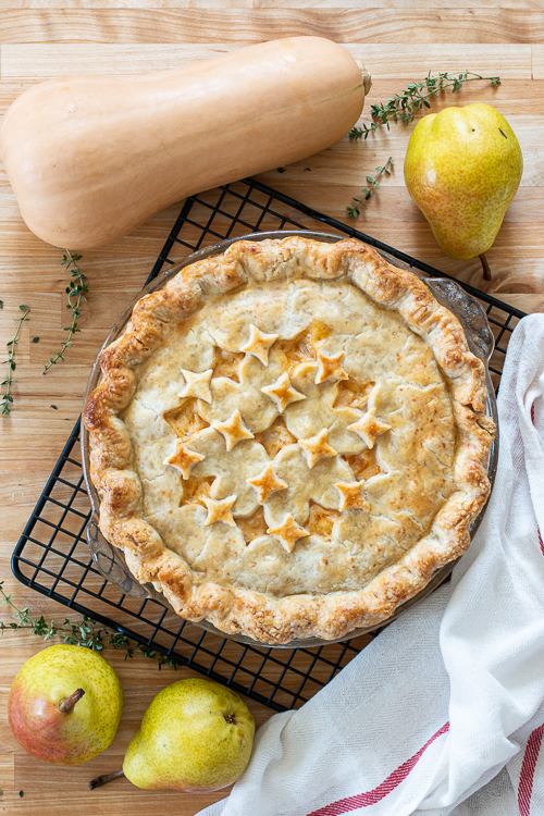 With a flavorful vegetable filling wrapped up in Gruyere pastry dough, this Butternut Squash Pot Pie serves up satisfying wedges of savory goodness. 